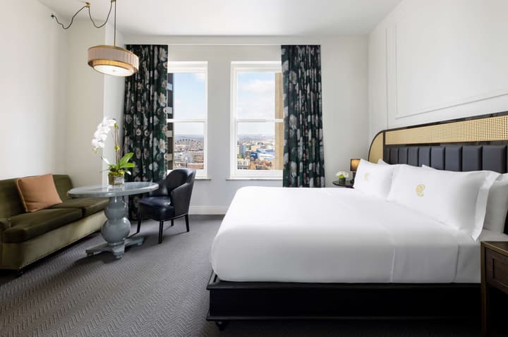 The Candler Hotel Atlanta, Curio Collection by Hilton