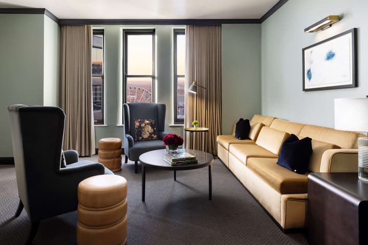 The Candler Hotel Atlanta, Curio Collection by Hilton