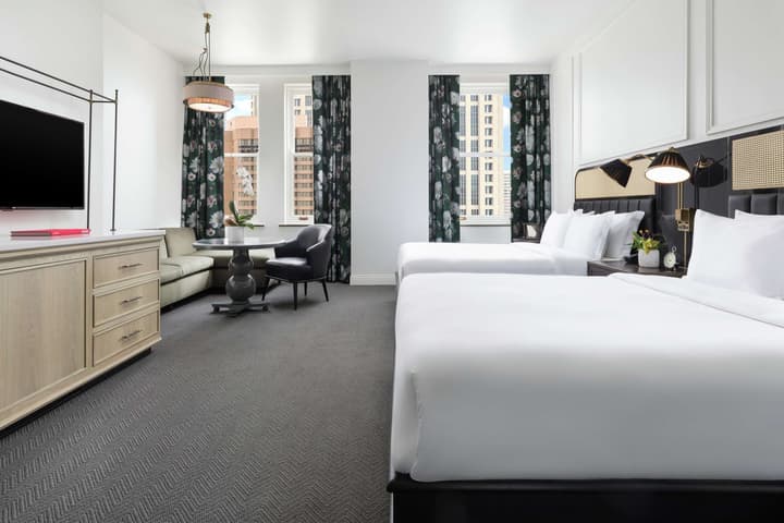 The Candler Hotel Atlanta, Curio Collection by Hilton
