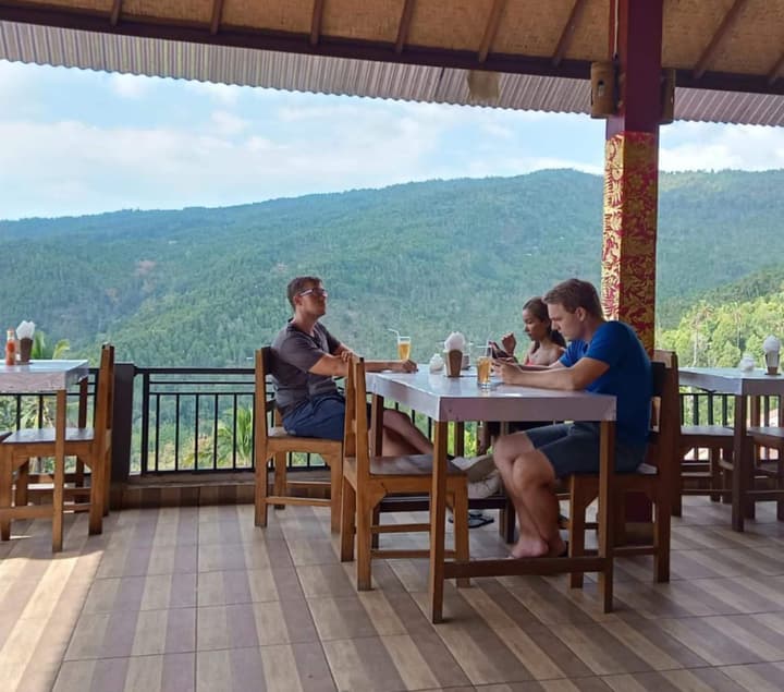 Aris Homestay and Warung Made
