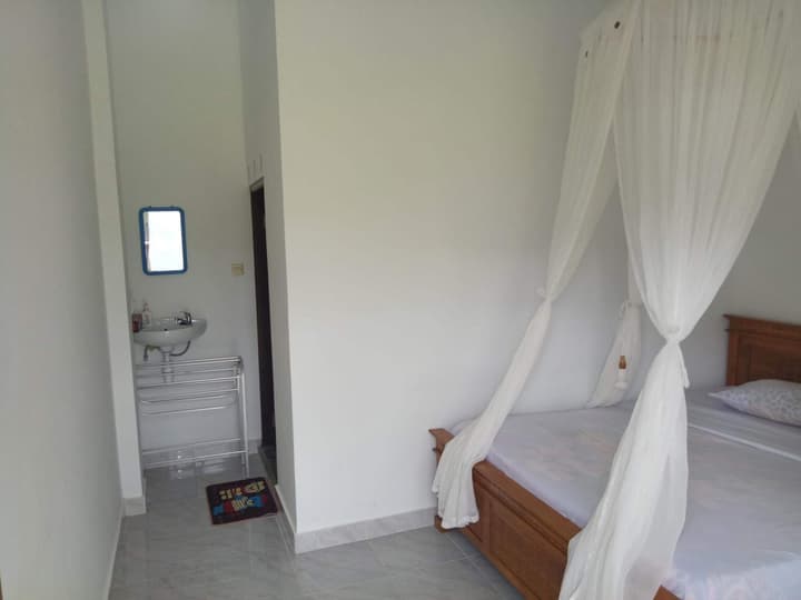 Aris Homestay and Warung Made