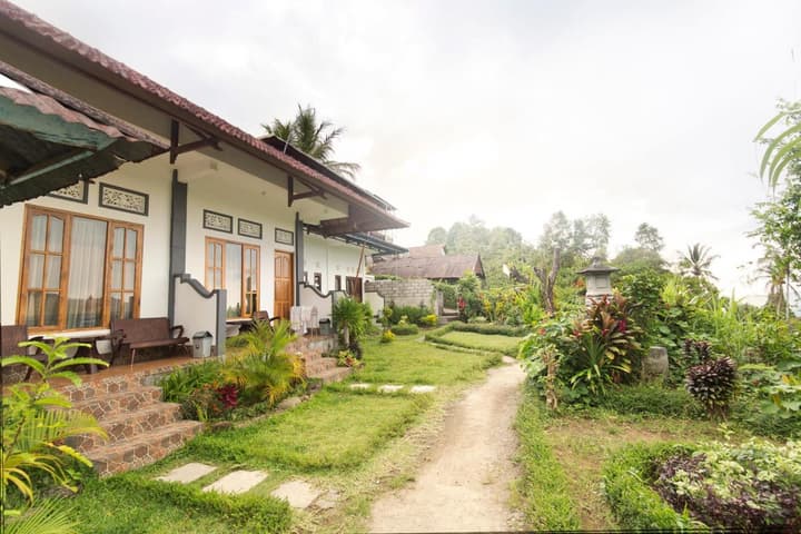 Aris Homestay and Warung Made