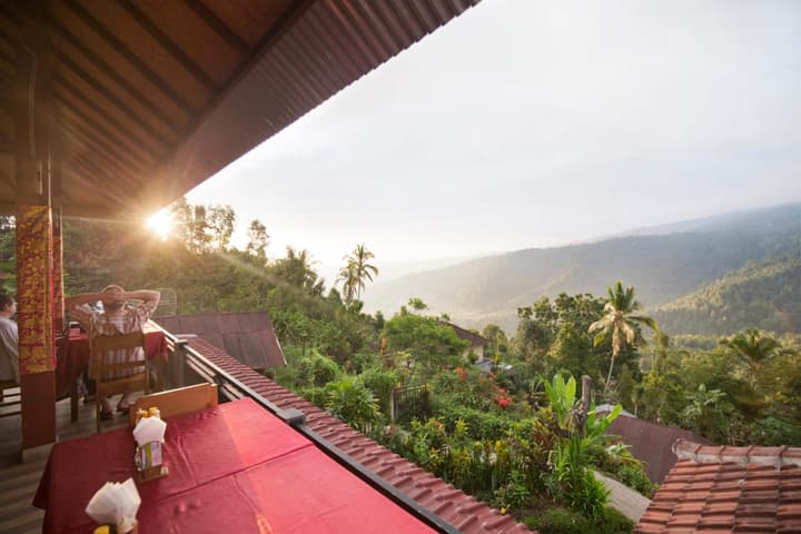 Aris Homestay and Warung Made