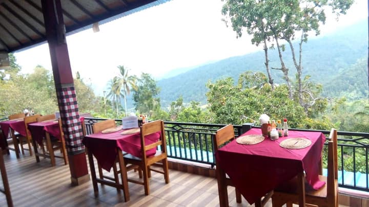 Aris Homestay and Warung Made
