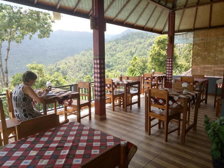 Aris Homestay and Warung Made