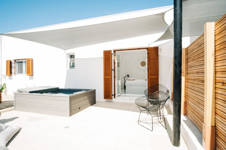 Mesanto Luxury Suites