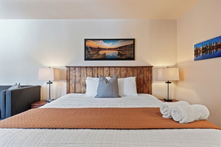 Duck Creek Village Inn