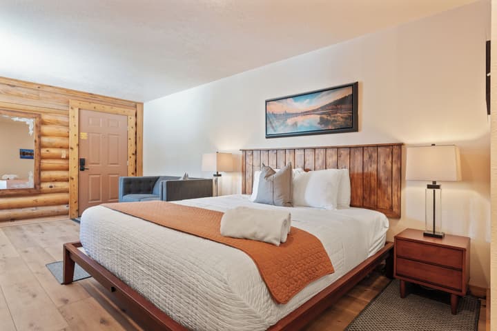 Duck Creek Village Inn