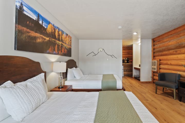 Duck Creek Village Inn