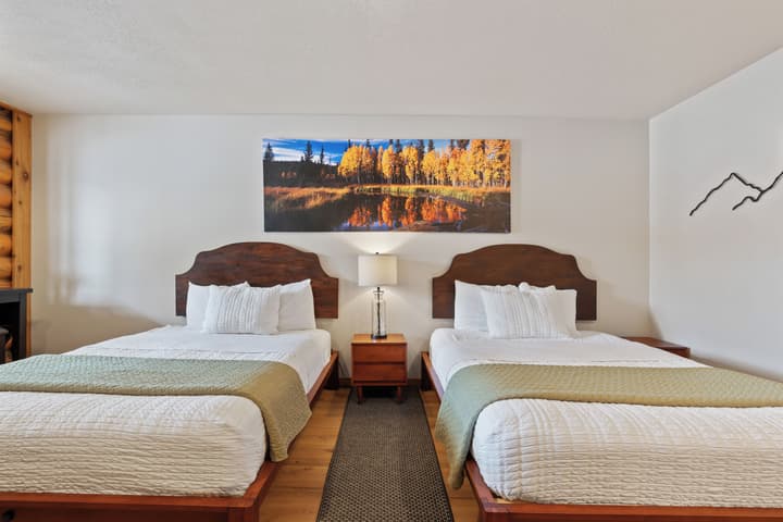 Duck Creek Village Inn