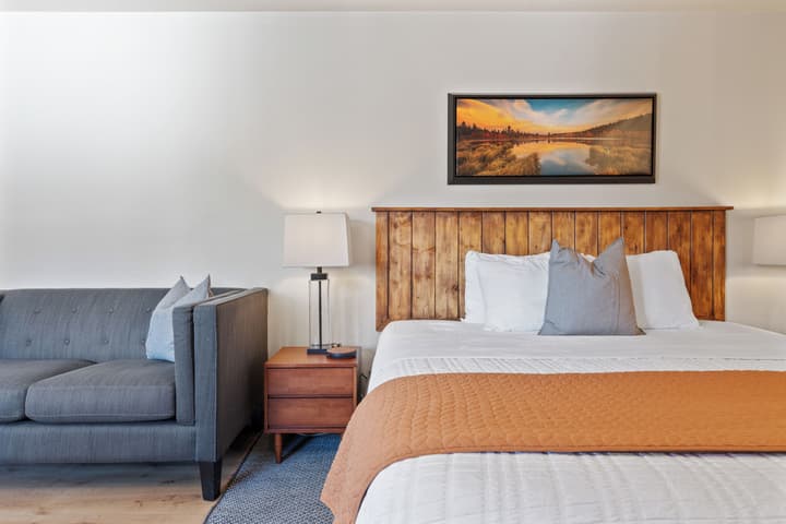 Duck Creek Village Inn