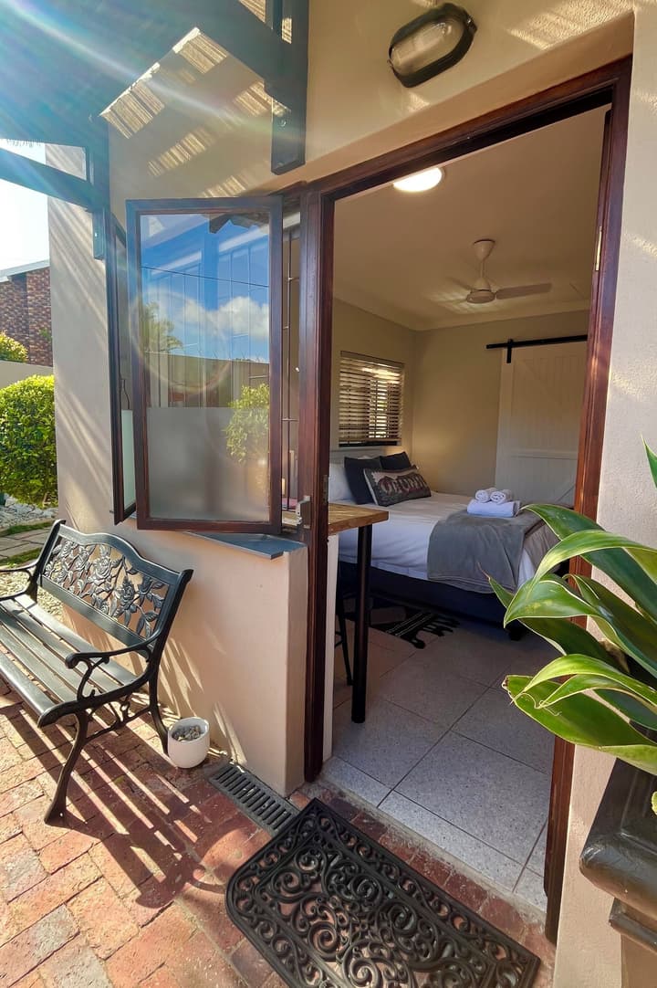 Dolphin Circle B&B