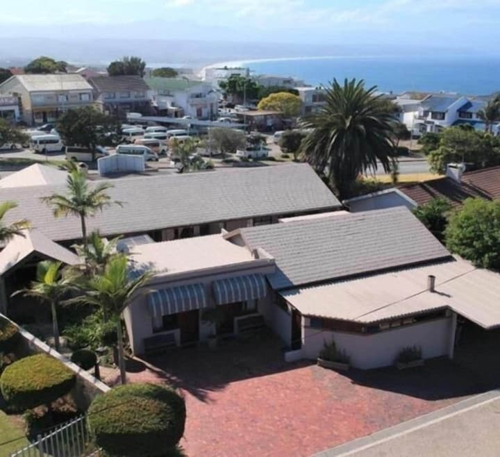 Dolphin Circle B&B