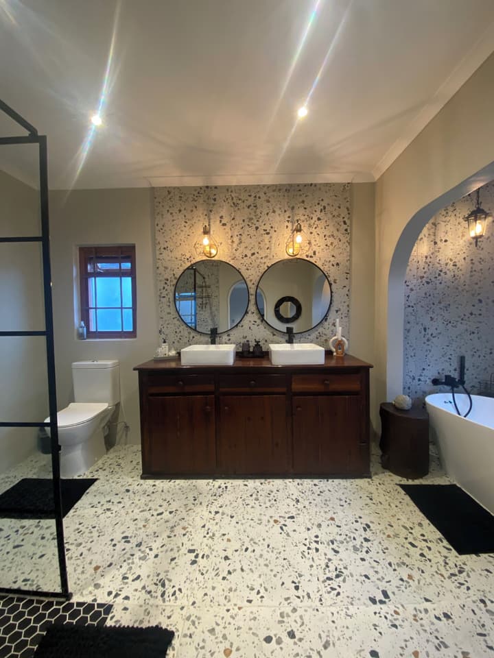 Dolphin Circle B&B