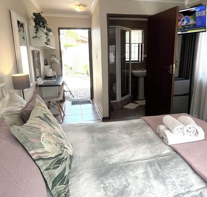Dolphin Circle B&B