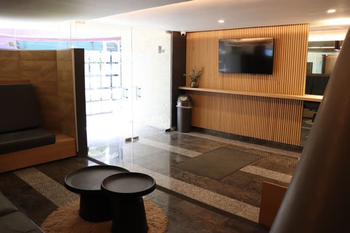 Hotel Embassy