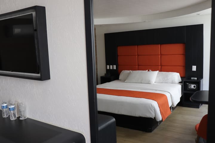 Hotel Embassy