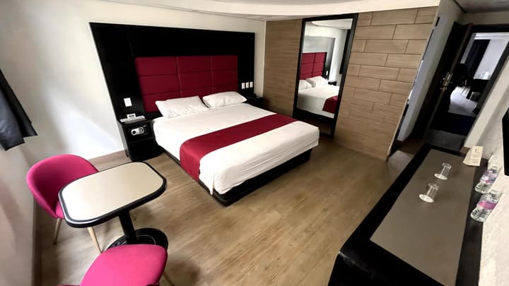 Hotel Embassy