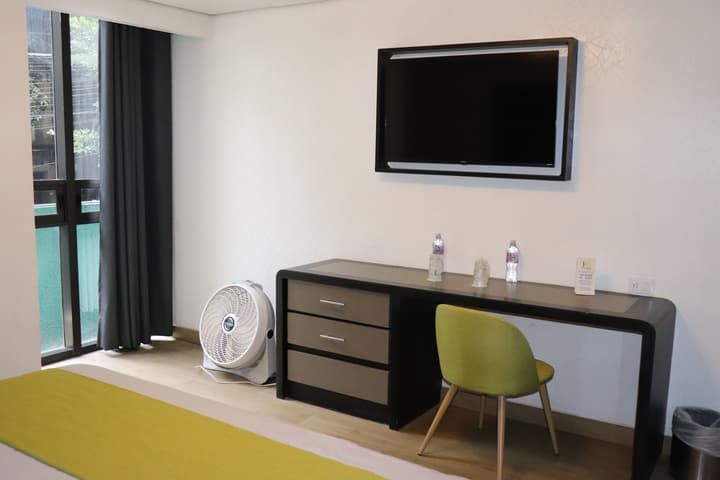 Hotel Embassy