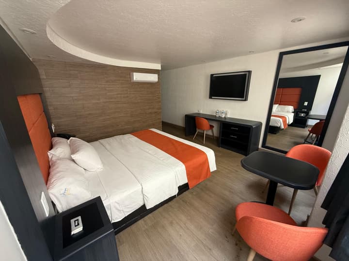 Hotel Embassy
