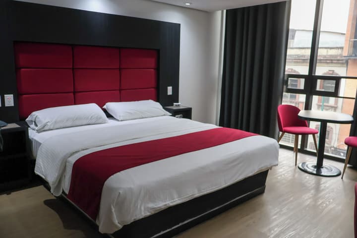 Hotel Embassy