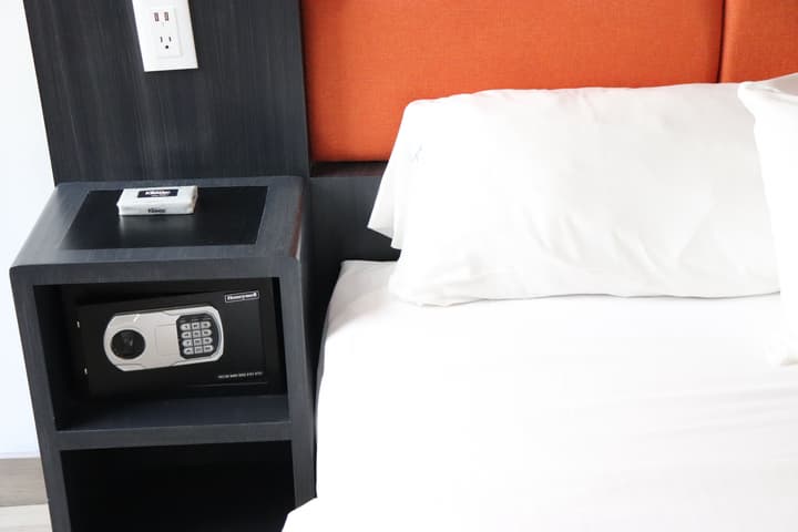 Hotel Embassy