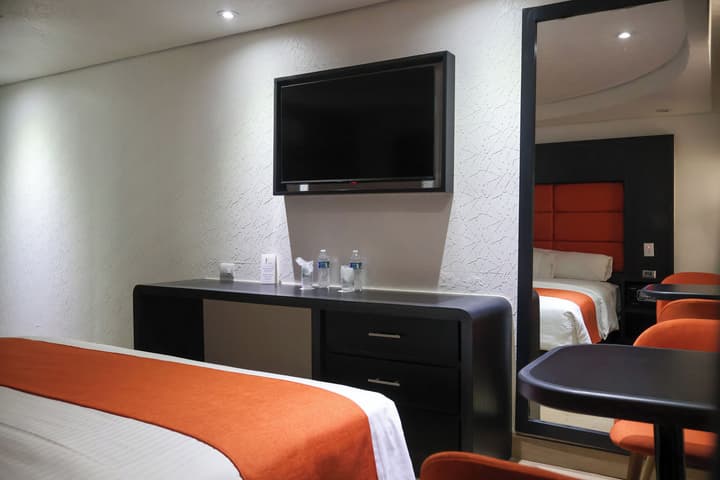 Hotel Embassy