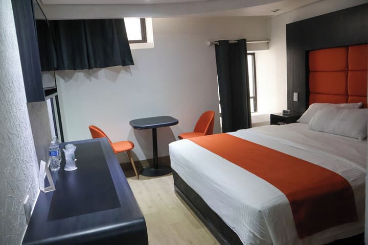 Hotel Embassy