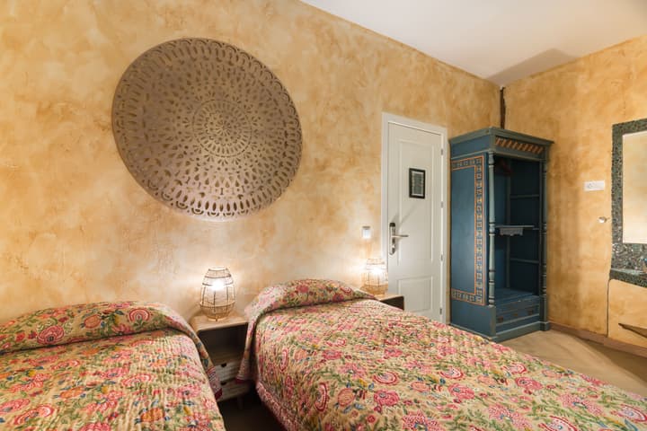 Artistic B&B