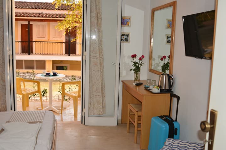 Elite Corfu - Adults Friendly