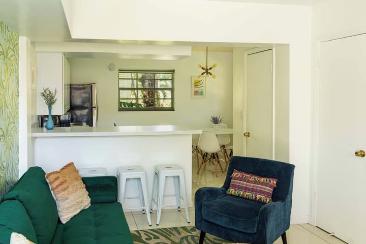 Miami River Inn By Renzzi
