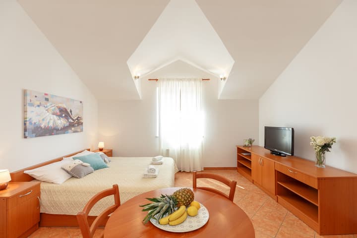 Apartments Mondo