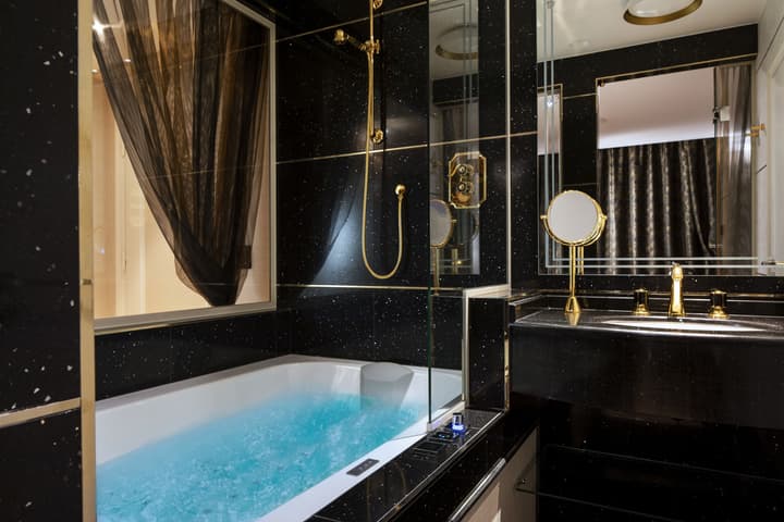 Paris j'Adore Hotel & Spa