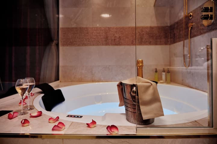 Paris j'Adore Hotel & Spa
