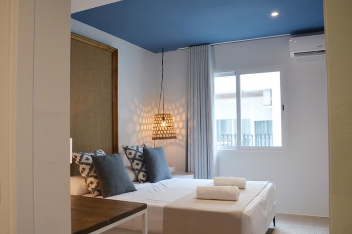 You & Co. Saler Beach Boutique Hotel