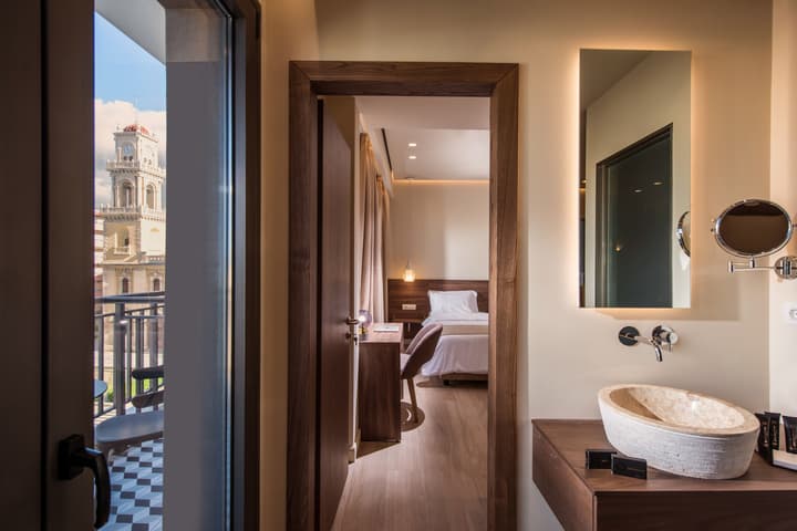 Metropole Urban Hotel