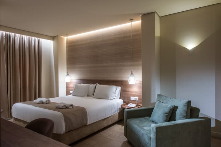 Metropole Urban Hotel