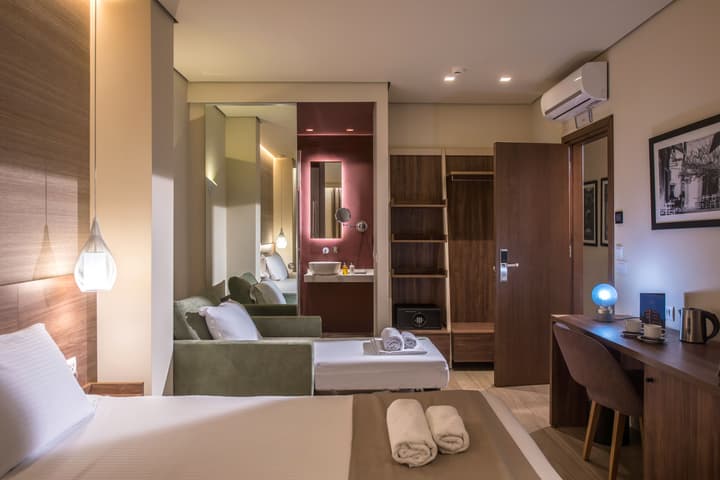 Metropole Urban Hotel