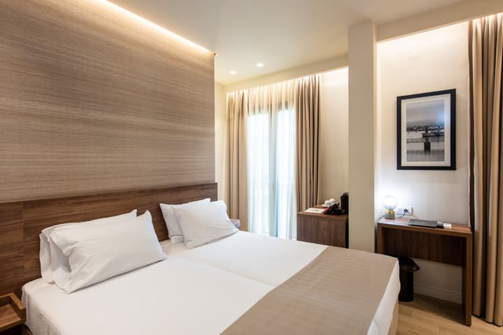 Metropole Urban Hotel