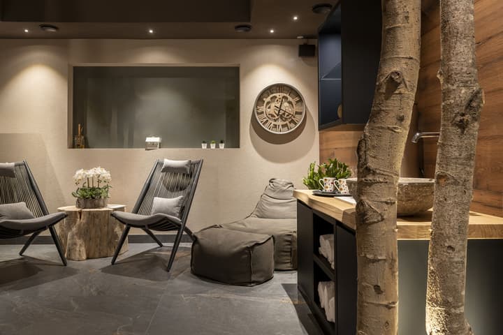 X Alp Hotel