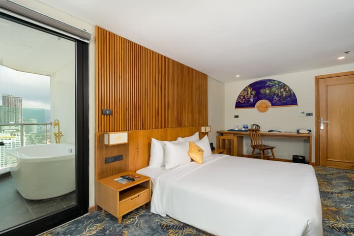 Sala Danang Beach Hotel