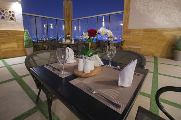 Iridium 70 Hotel
