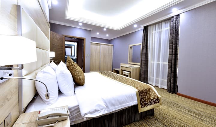 Iridium 70 Hotel