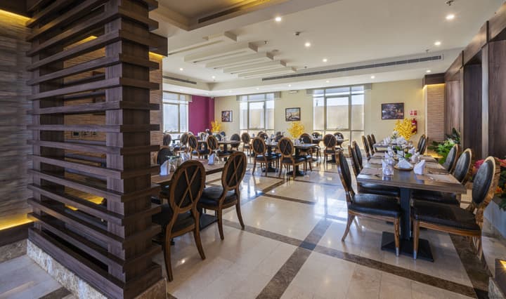 Iridium 70 Hotel