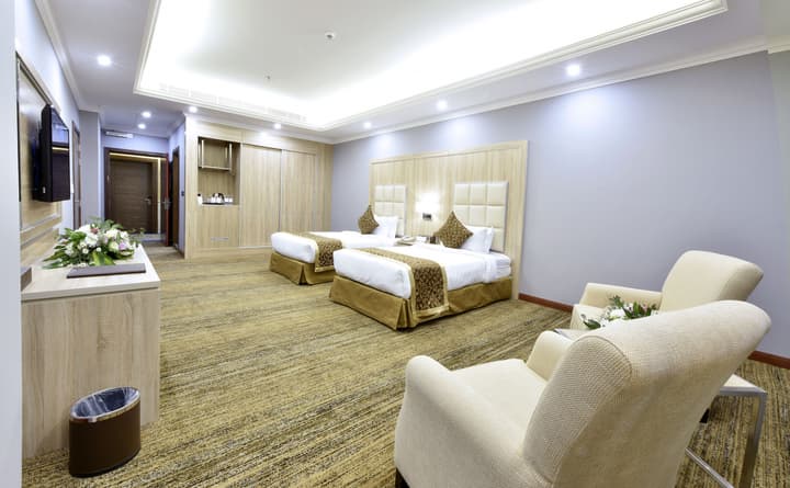 Iridium 70 Hotel