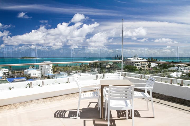 Azure Lofts & Pool Hotel