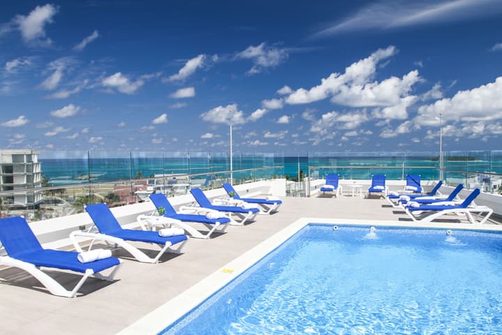 Azure Lofts & Pool Hotel