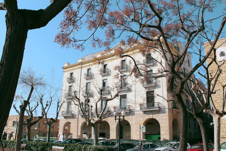 Port Plaza Apartments