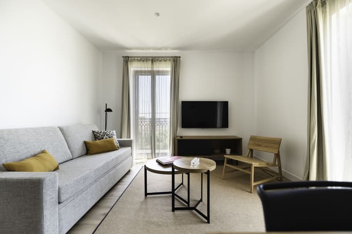 Port Plaza Apartments