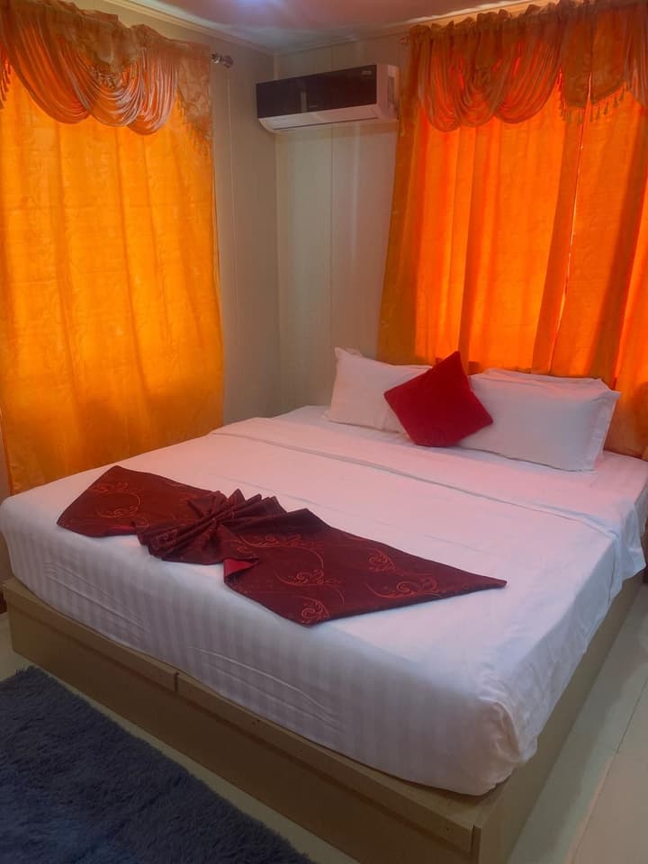 Riverside Hotel